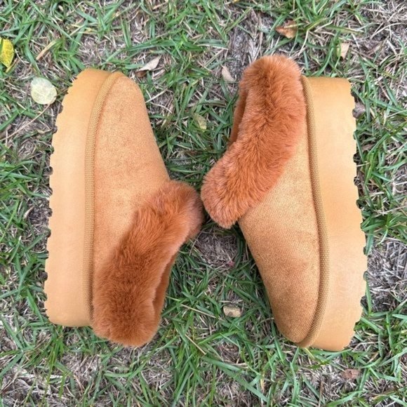 RELISTED Tazz-y Fur Slide On - Chestnut - Picture 2 of 9